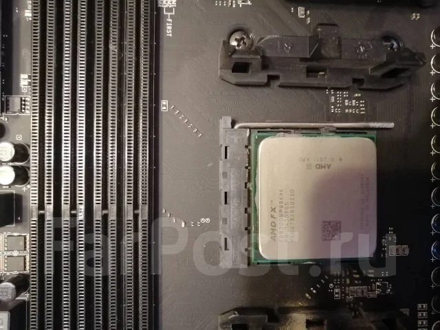 Socket AM3+ ����