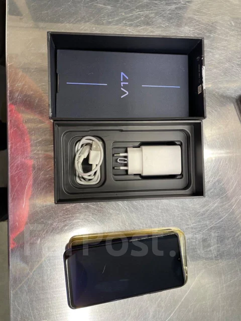 Vivo V17. �/�, �����, 4G LTE, Dual-SIM, NFC ����