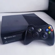 Microsoft Xbox 360 E ����
