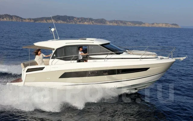 Jeanneau. ����� 10,53��., ��������� ������������, 440��.�., ������ ����