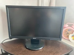 Acer. 18.5" ����