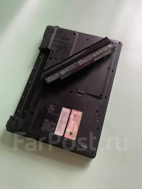 Fujitsu Siemens Amilo Pro V3405. 15.4", 1,7����, ���� 250���, WiFi: 1, Bluetooth: 1, ����������� �� 1��. ����