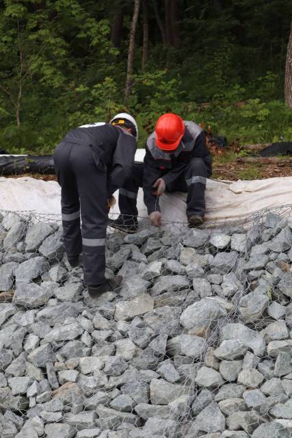 Благоустройство. Габионы. Монтаж габионов. Заборы из габиона брусчатка ...