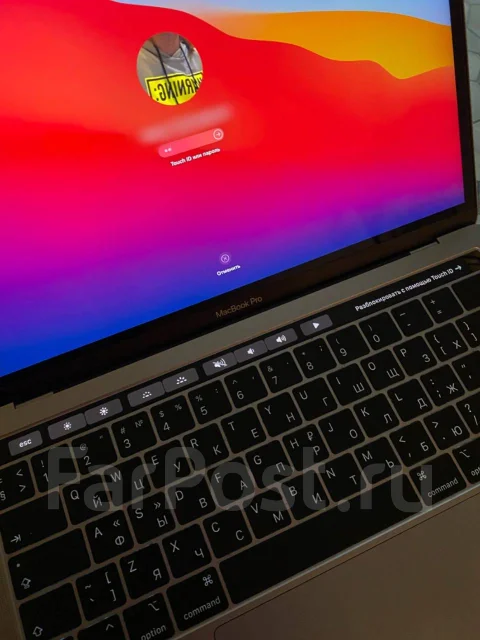 Apple MacBook Pro 13 2018. 13.3", ��� 256 �� � ������, ���� 256���, WiFi: 1, Bluetooth: 1 ����