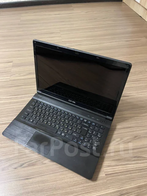 DNS. 15.6", 2,5����, ��� 6 ��, WiFi: 1, Bluetooth: 1, ����������� �� 1��. ����