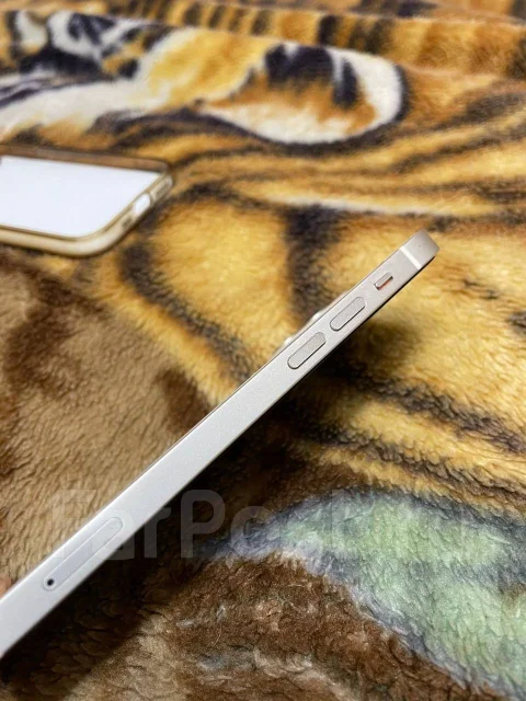 Apple iPhone 12. �/�, �����, 4G LTE ����