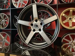 Sakura Wheels 9140. 7.5x17", 5x114.3, ET38, �� 73,1���. ����