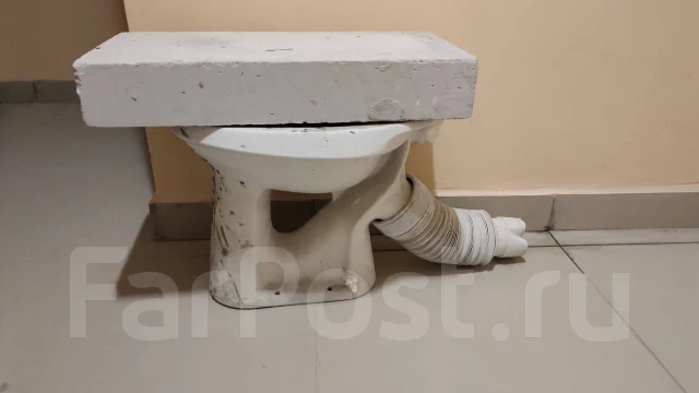 Строительный унитаз с гофрой - Сантехника и водоснабжение во Владивостоке