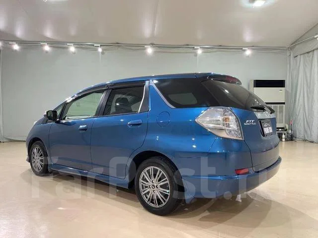 Honda Fit Shuttle. ��������, ��������, 1.3 (88��.�.), ������, 30����. ��, �/�. ��� ����� �� ������������ ����