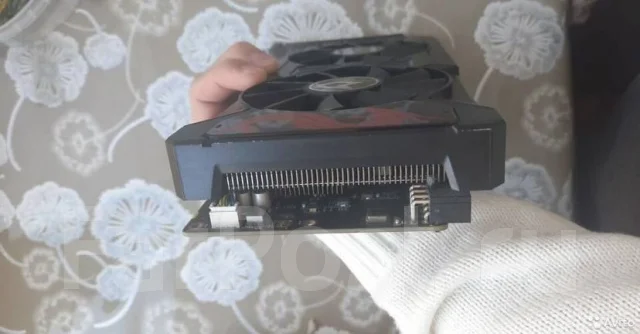 Radeon RX 470 ����