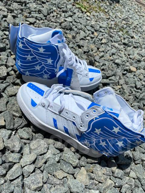 Новые кроссы с крыльями Adidas оригинал, размер: 38, демисезон, новый, в наличии. Цена: 2 999₽ во Владивостоке