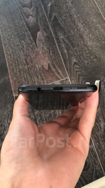 Samsung Galaxy A70. �/�, ������ ����