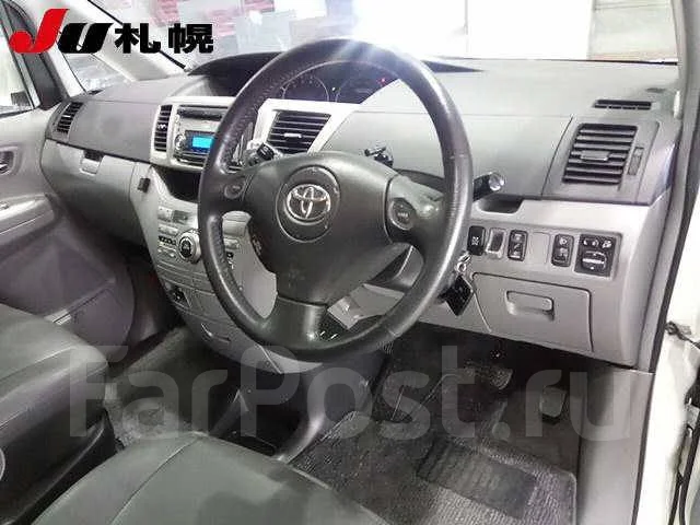 Toyota Noah. ��������, 4wd, 2.0 (155��.�.), ������, 70����. ��, �/�, ��� ���. ��� ����� �� ������������ ����