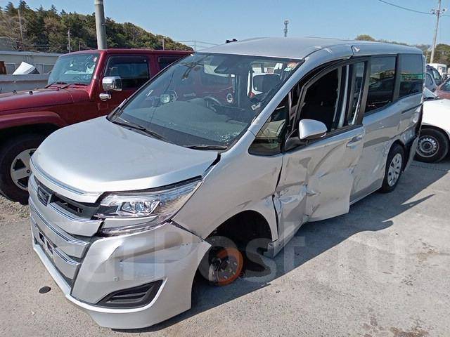 Toyota noah zrr80