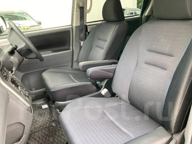 Toyota Voxy. ��������, ��������, 2.0 (140��.�.), ������, 80 000����. ��, �/�, ��� ���. ��� ����� �� ������������ ����