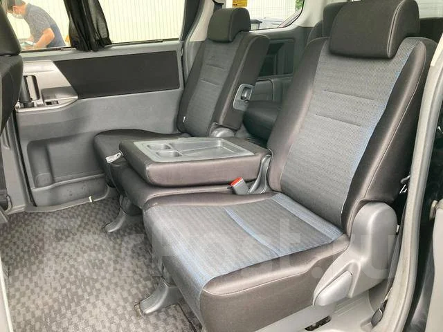 Toyota Voxy. ��������, ��������, 2.0 (140��.�.), ������, 80 000����. ��, �/�, ��� ���. ��� ����� �� ������������ ����