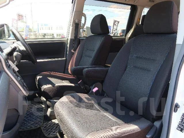 Toyota Voxy. ��������, ��������, 2.0 (140��.�.), ������, 67 000����. ��, �/�, ��� ���. ��� ����� �� ������������ ����