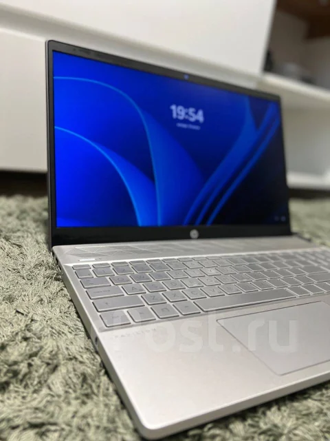 HP Pavilion 15-cs0012ur. 15.6", 3,4����, ��� 8 ��, ���� 1 000���, WiFi: 1, Bluetooth: 1, ����������� �� 12��. ����