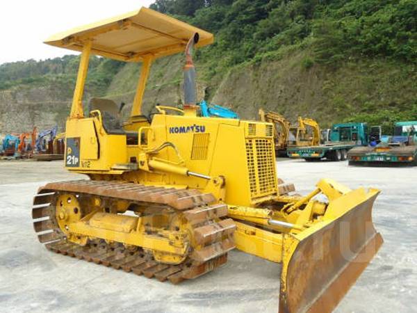 Работа машинист бульдозера хабаровск. Komatsu d21p-7. Komatsu d21a-7 Dozer sold. Бульдозер Komatsu d21p-8. Бульдозер Komatsu d20a-7.