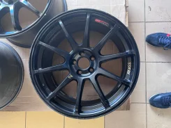 SSR GTV02. 9.5x18", 5x100, ET40 ����