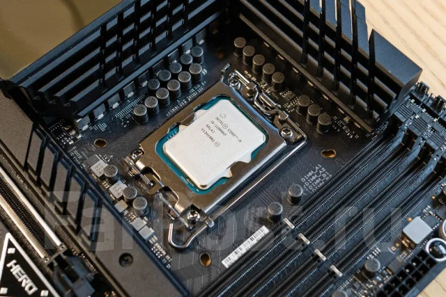 Intel Core i9-12900F. ��� ����� �� ������������ ����