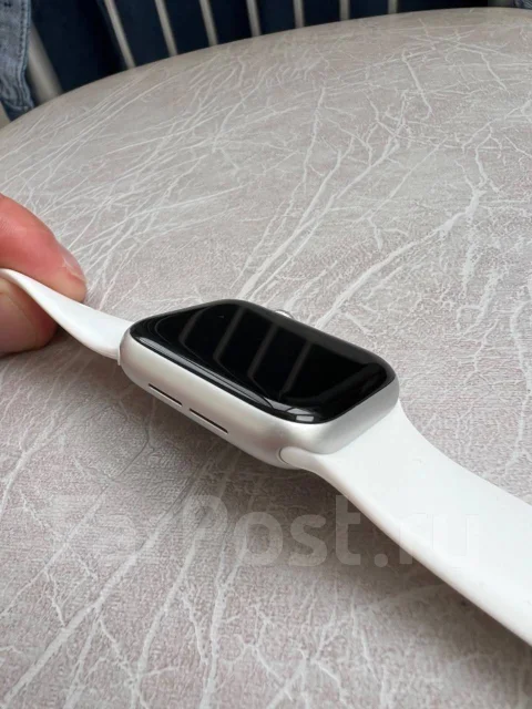 Apple Watch Series 4. GPS, NFC, IP67 ����