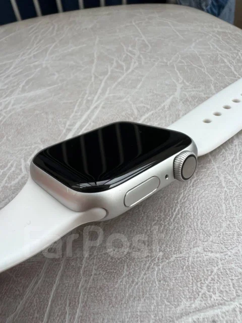 Apple Watch Series 4. GPS, NFC, IP67 ����