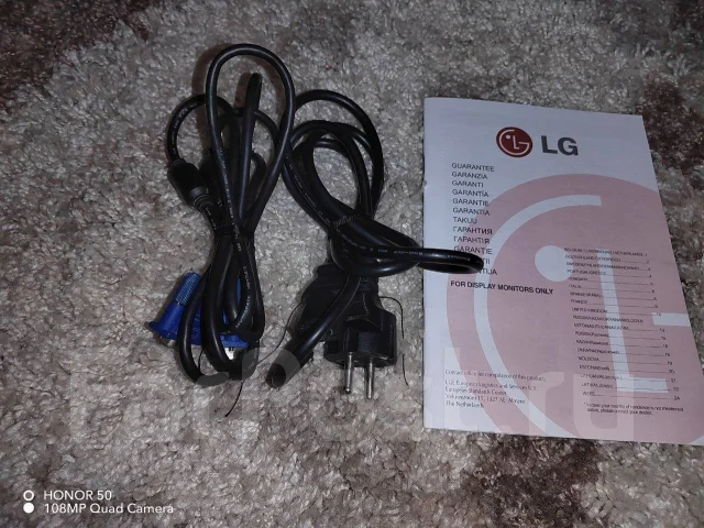 LG. 21.5" ����