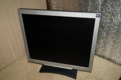 BenQ. 17" ����
