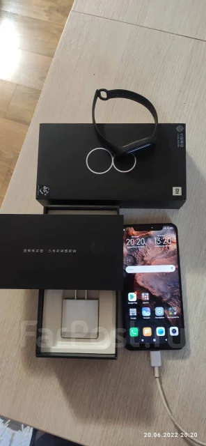 Xiaomi Mi8. �/�, �������, 3G, 4G LTE, Dual-SIM ����