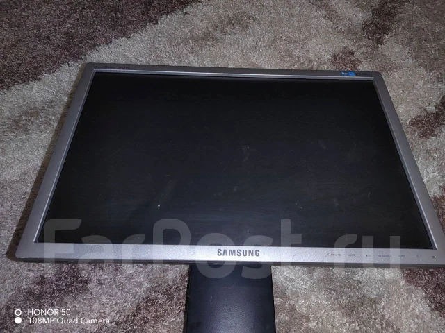 Samsung. 20" ����