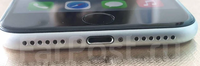 Apple iPhone SE 2020. �/�, �����, 4G LTE, NFC ����