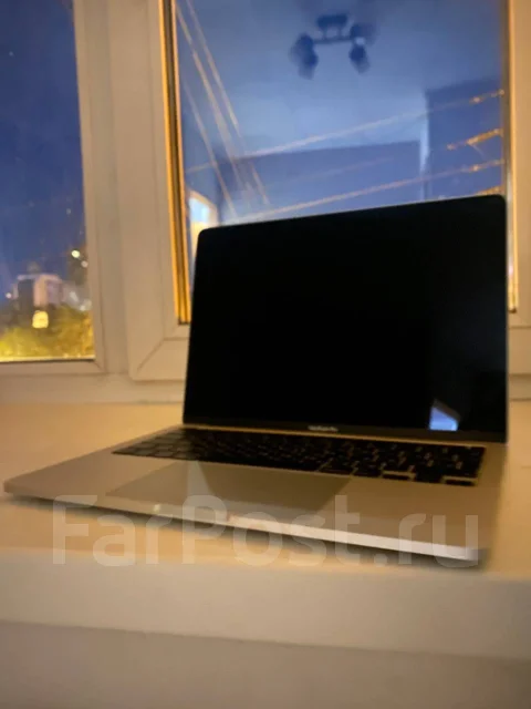 Apple MacBook Pro 13 2020 Late. 13.3", ��� 8 ��, ���� 256���, WiFi: 1, Bluetooth: 1 ����