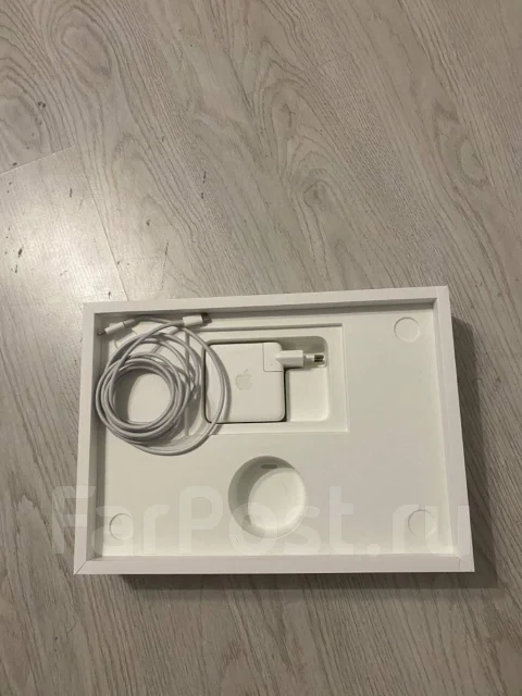 Apple MacBook Pro 13 2020 Late. 13.3", ��� 8 ��, ���� 256���, WiFi: 1, Bluetooth: 1 ����