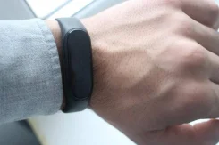 Xiaomi Mi Band 6 ����