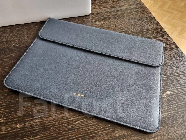 Huawei MateBook 13. 13", 3,7����, ��� 16 ��, ���� 500���, WiFi: 1, Bluetooth: 1, ����������� �� 10��. ����