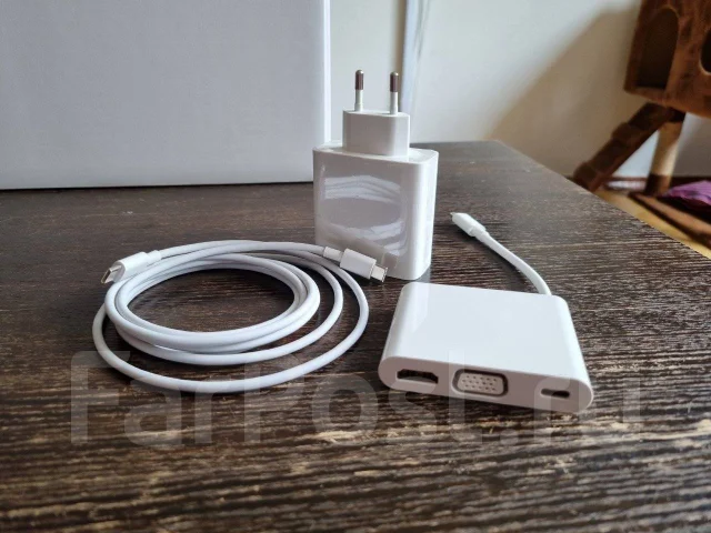 Huawei MateBook 13. 13", 3,7����, ��� 16 ��, ���� 500���, WiFi: 1, Bluetooth: 1, ����������� �� 10��. ����