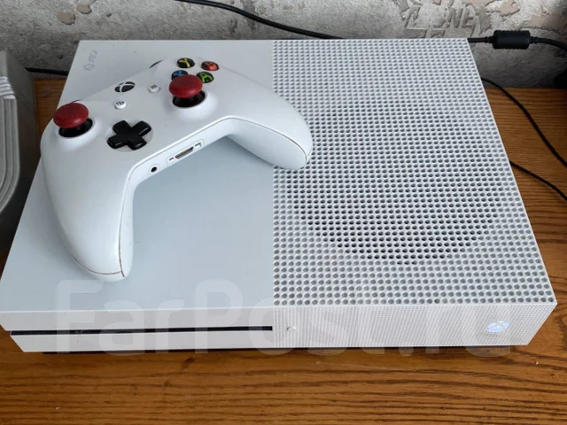 Microsoft Xbox One S ����