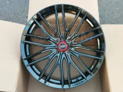 Vossen VFS-4. 8.0x18", 4x100, ET40, �� 73,1���. ��� ����� �� ������ ����