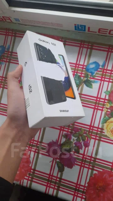 Samsung Galaxy A52. �/�, ������, 3G, 4G LTE, Dual-SIM, NFC ����