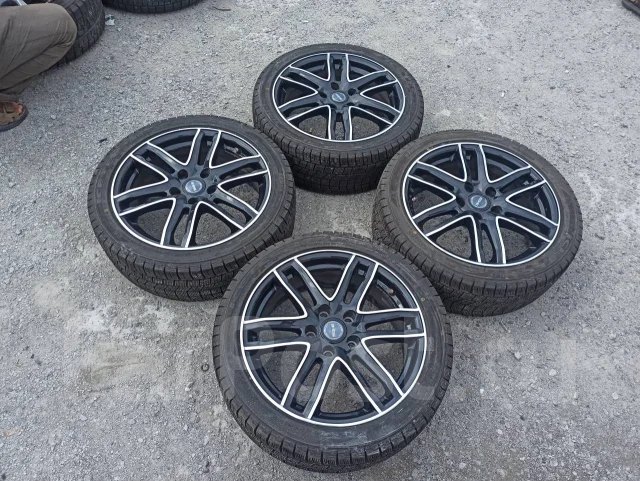 OZ Racing Superleggera. 7.0x17", 5x114.3, ET38 ����