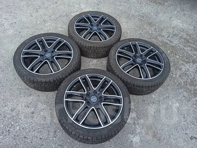 OZ Racing Superleggera. 7.0x17", 5x114.3, ET38 ����