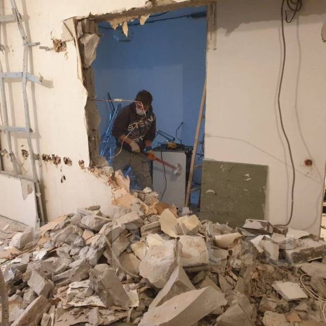 Демонтаж с сохранением материалов. Демонтаж квартиры. Демонтаж с сохранением материалов. Демонтаж кирпичного здания. Демонтаж с сохранением материалов.