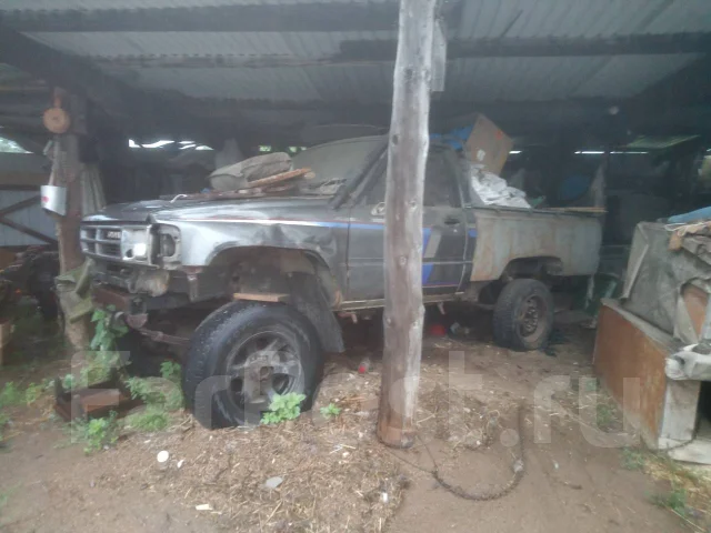 Toyota Hilux Pick Up. 2L ����
