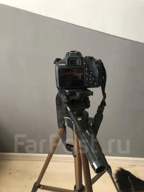 Canon EOS 2000D Kit ����