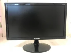 Samsung. 17", ���������� �� (LCD, LED, QLED) ����