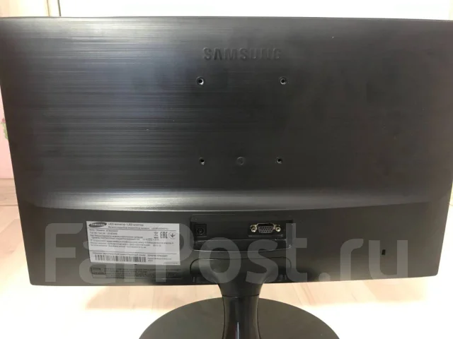Samsung. 17", ���������� �� (LCD, LED, QLED) ����