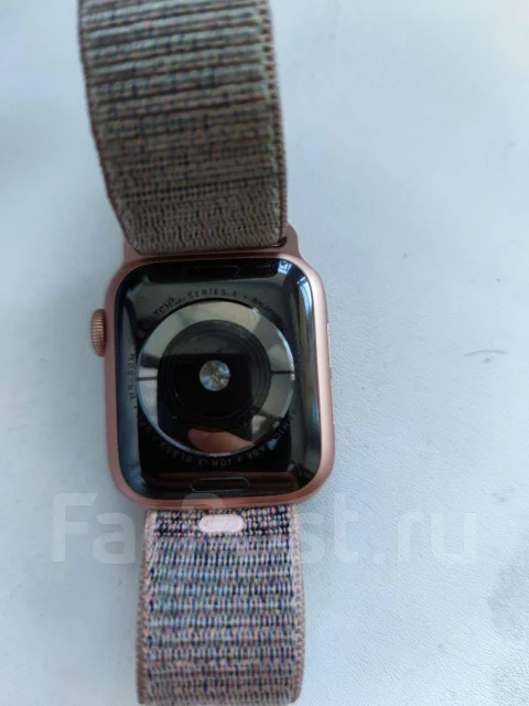 Apple Watch Series 4. GPS, NFC, IP67, IP68 ����