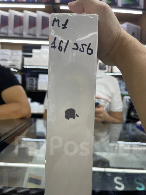Apple MacBook Pro 13. 13.3", ��� 16 ��, ���� 256���, WiFi: 1, Bluetooth: 1 ����
