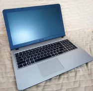 Asus VivoBook. 15.6", 2,7����, ��� 8 ��, ���� 500���, WiFi: 1, Bluetooth: 1, ����������� �� 4��. ����